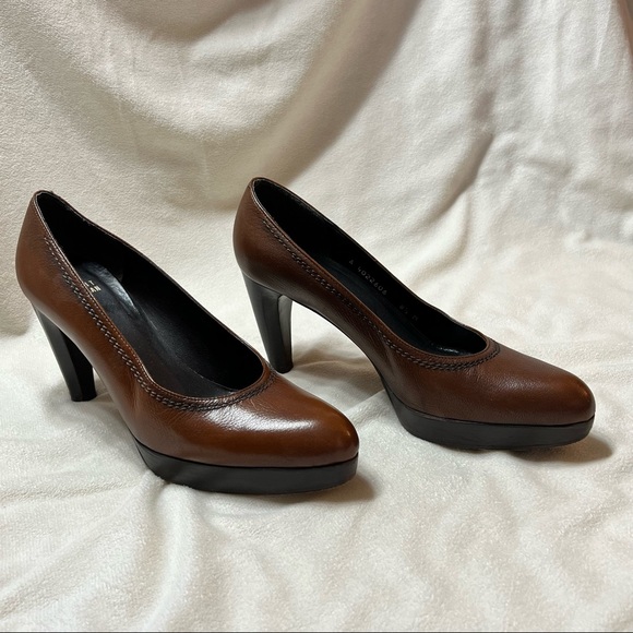 Stuart Weitzman - Picture 3 of 10